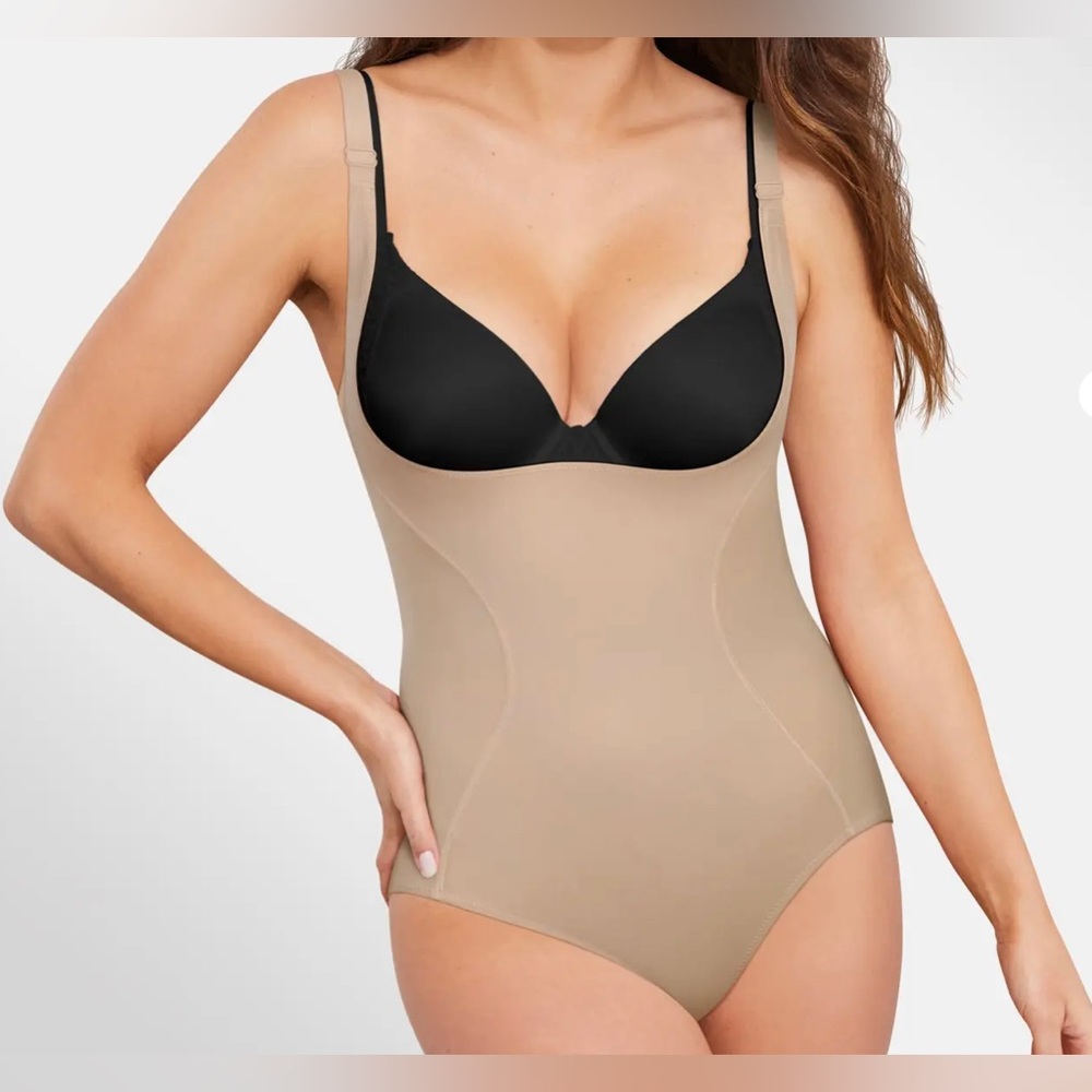 EUC- Maidenform® ‘Ultra Firm Ultimate Slimmer’ Shaper